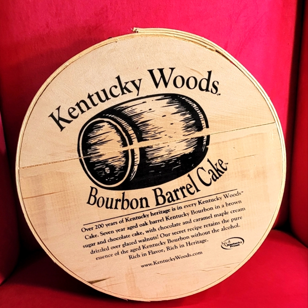 Kentucky Woods Bourbon Barrel " Empty " Cake Box  Used👈😊👉 Like New 👍